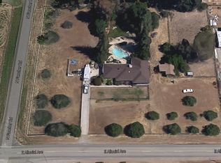 8268 E Alluvial Ave, Clovis, CA 93619
