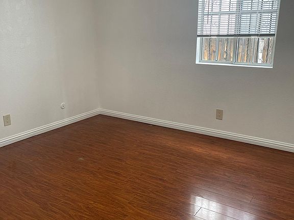 5th image of 219 N Alvarado St Unit 1/2