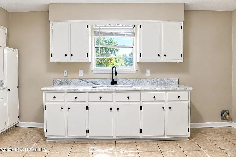 3 bed, 1124 sqft, $1,850 — Photo 3