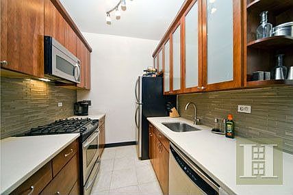 3rd image of 148 W 23rd St APT 10C