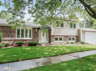 300 Illinois St, Glen Ellyn, IL 60137