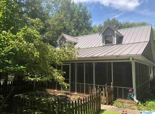 304 N Mountain Dr, Trinity, AL 35673
