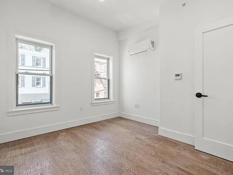 15 W Girard St #105 — Photo 6