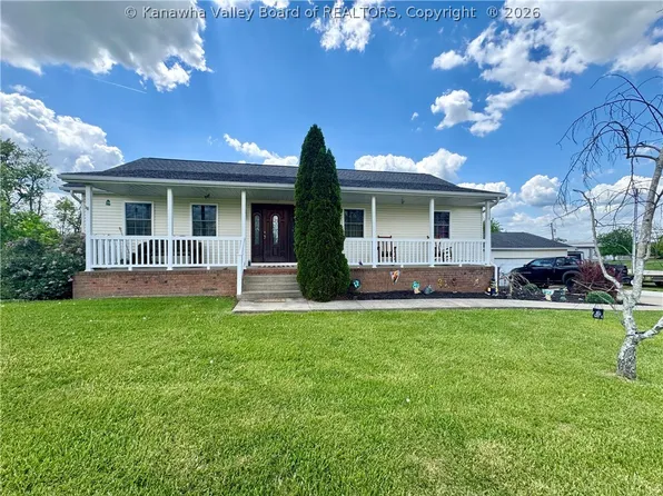 18 Antioch Rd, Red House, WV 25168