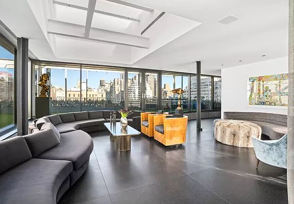 2nd image of 45 E 66th St