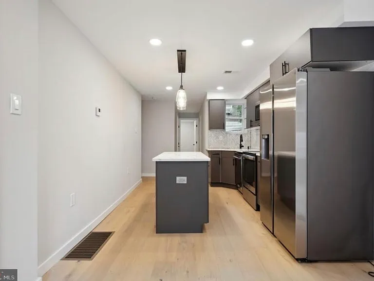 2046 N 3rd St #1 — Photo 5