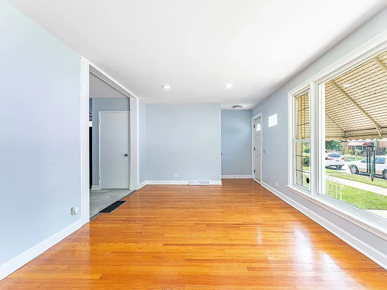4507 S Leamington Ave — Photo 7