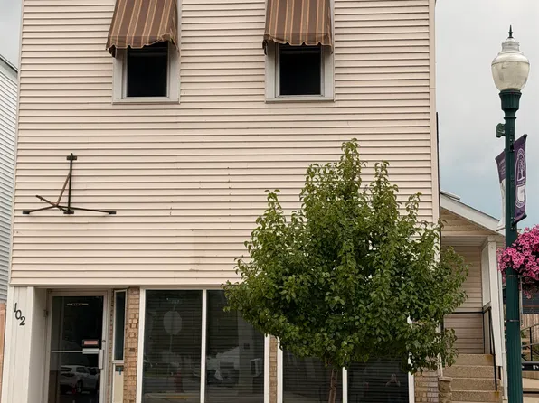 102 E Main St, Evansville, WI 53536