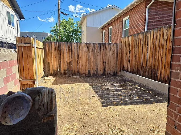 422 1/2 Saint Lawrence Ave #B — Photo 14