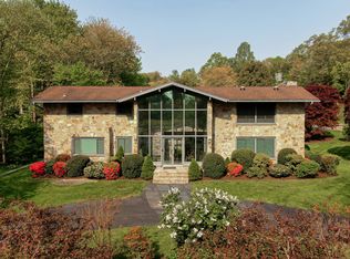 786 Rock Rimmon Rd, Stamford, CT 06903