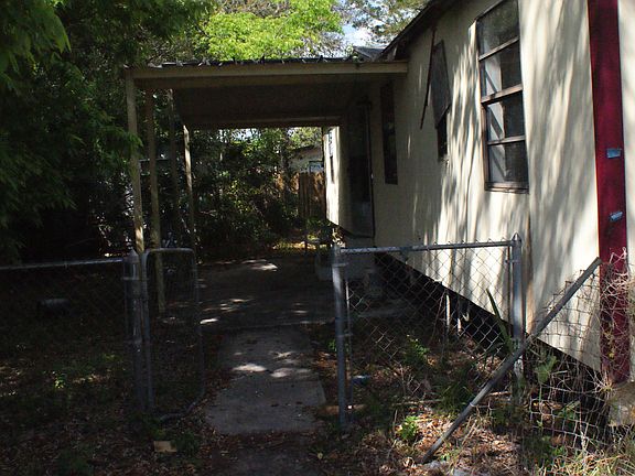 4th image of 1100 Avenue H