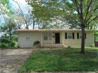 8701 E 92nd Ter, Kansas City, MO 64138