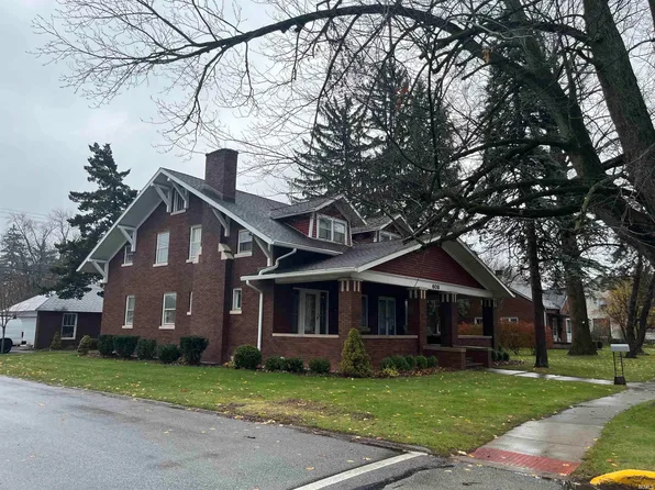 608 N Main St, Bourbon, IN 46504
