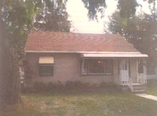 30657 Bayview Dr, Gibraltar, MI 48173