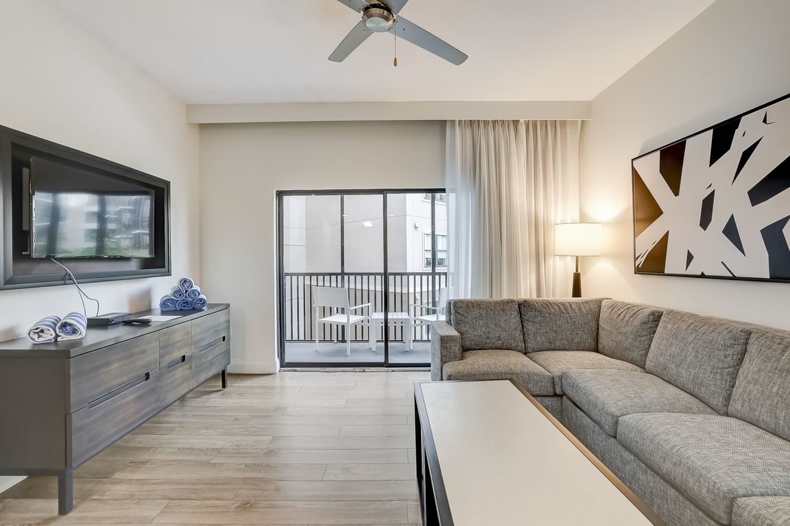 Grove Resort Ave-013