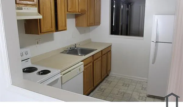 2 bed, 1249 sqft, $1,800 — Photo 2
