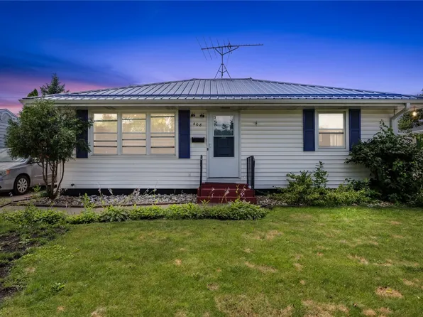 408 22nd St NW, Cedar Rapids, IA 52405