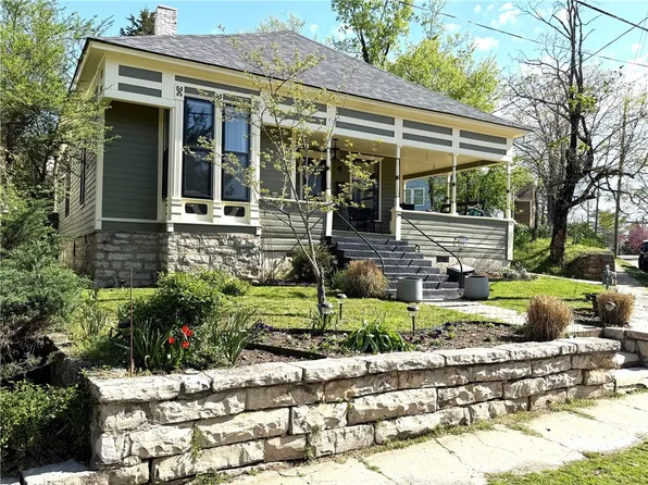 4 Prospect Ave, Eureka Springs, AR 72632