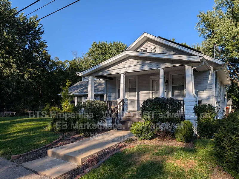 4 bed, 4.0 bath, 1908 sqft, $1,900 — Photo 1