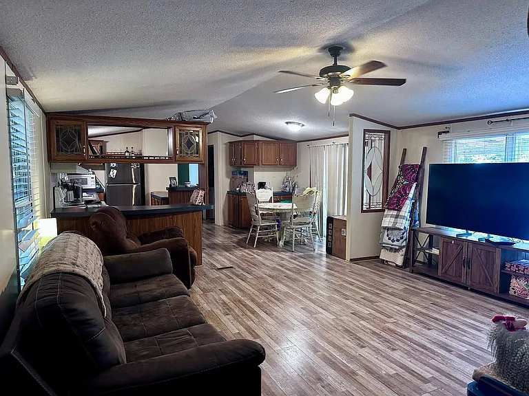711 Choppin Rd — Photo 3