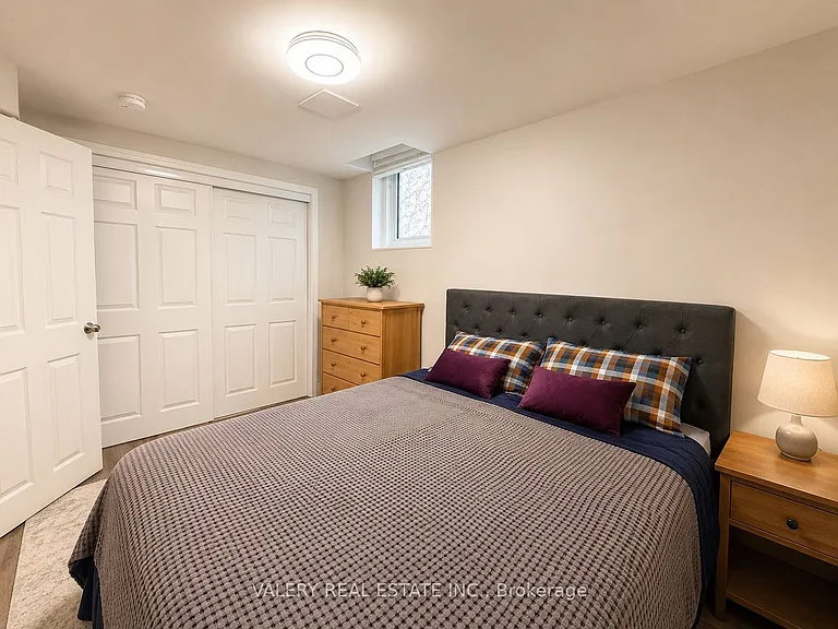1141 Beaver Valley Cres #1 — Photo 13
