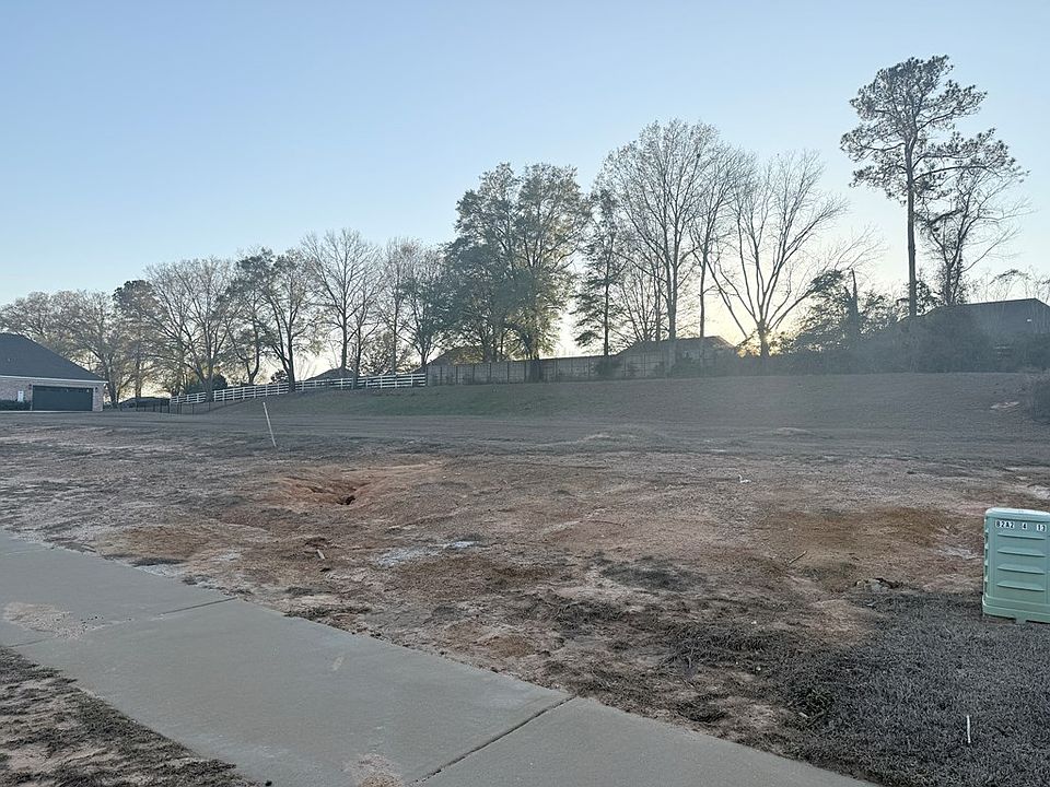 2nd image of 223 Windemere Ln