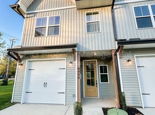 8448 Whisper Ln, Powell, TN 37849