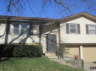 6640 Vernon Ave, Omaha, NE 68104