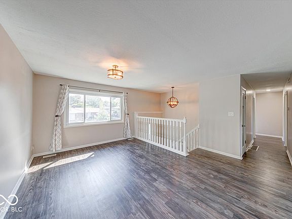 5th image of 3212 Redwood Dr