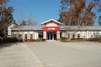 1st image of 1131 N Causeway Blvd