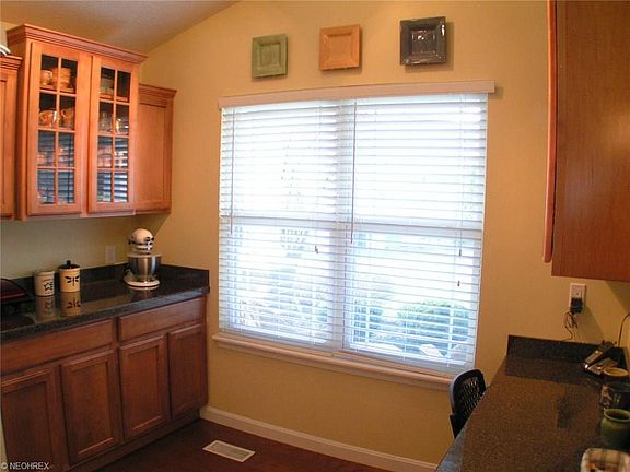 5th image of 3010 Island Creek Dr