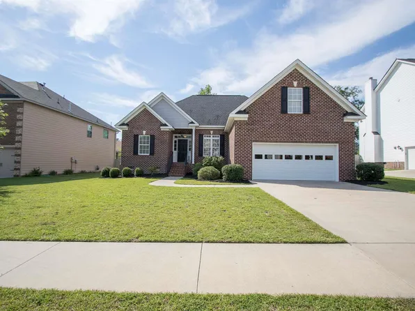 121 Rivendell Dr, Lexington, SC 29073