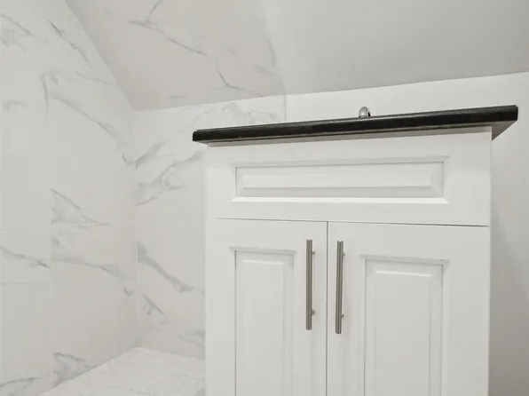 101 West 6th Street image 14 of 17