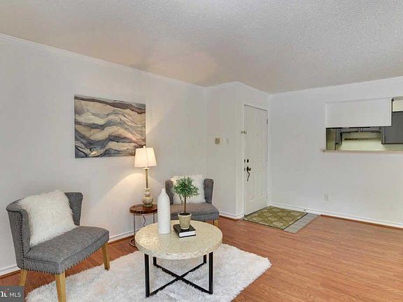 5th image of 1513 Lincoln Way APT 204A