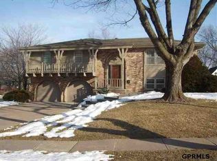13822 Poppleton Cir, Omaha, NE 68144