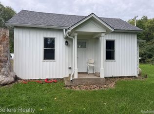 7230 N McKinley Rd, Flushing, MI 48433
