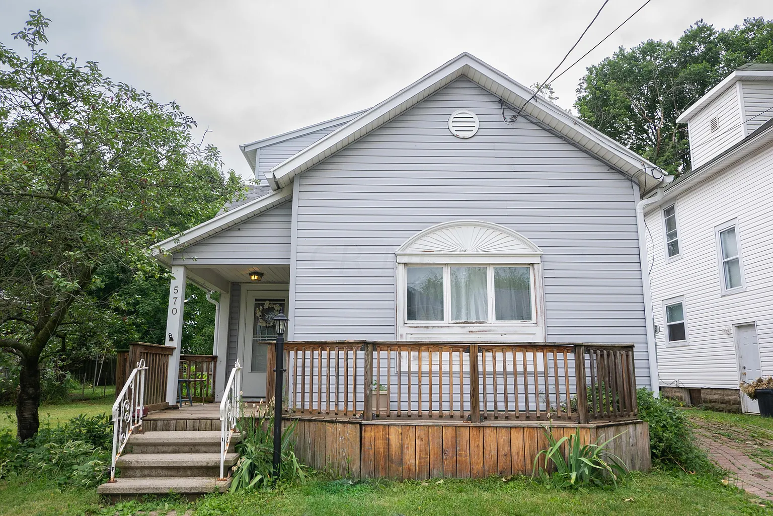570 Pearl St photo 1