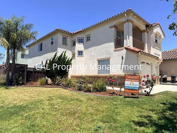 5 bed, 3.0 bath, 1949 sqft, $4,495 — Photo 3