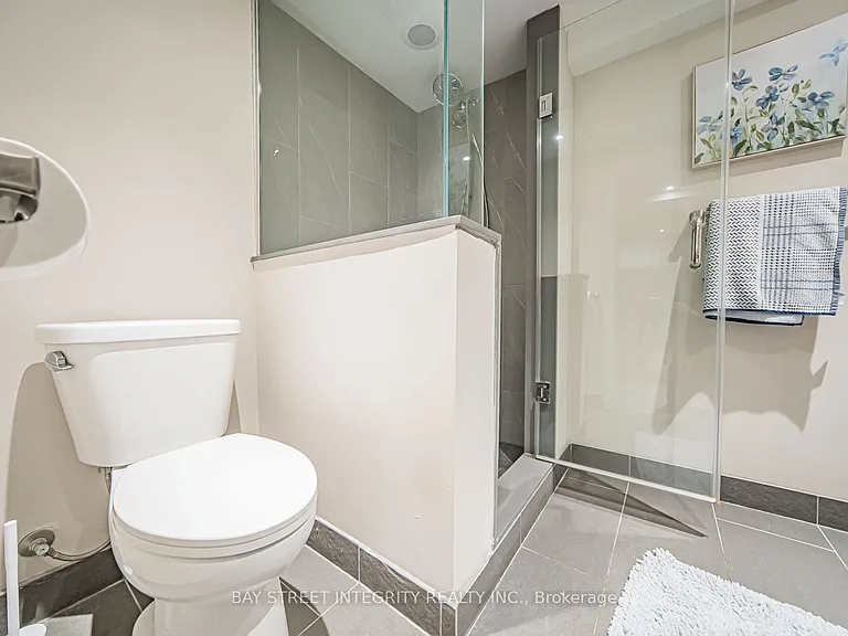 1277 Gainsborough Dr — Photo 43