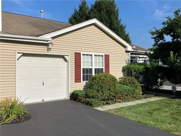 28 Bridgewater Way, Poughkeepsie, NY 12601