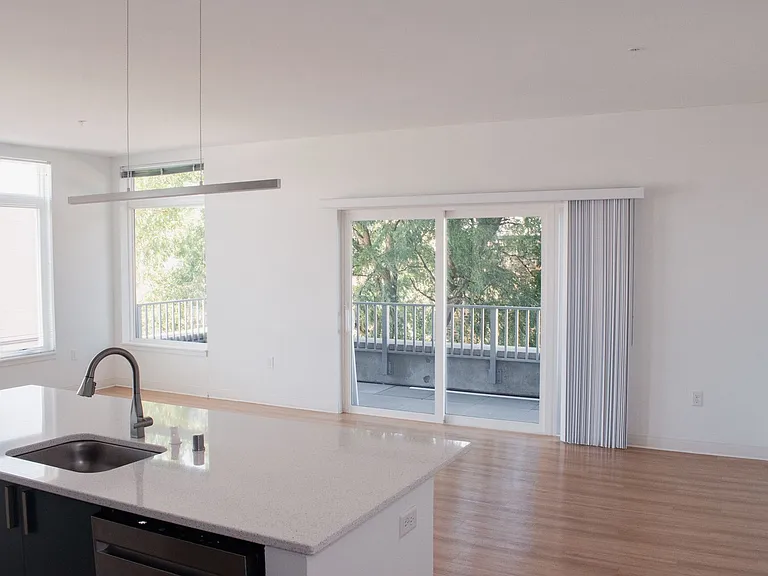 Element Apartments — Photo 25