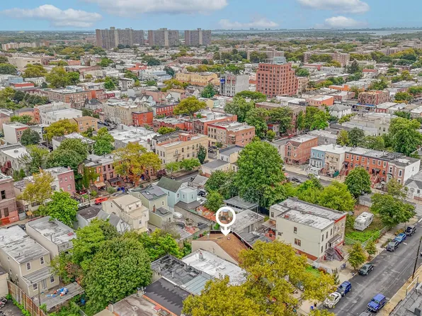 121 Montauk Avenue image 18 of 19