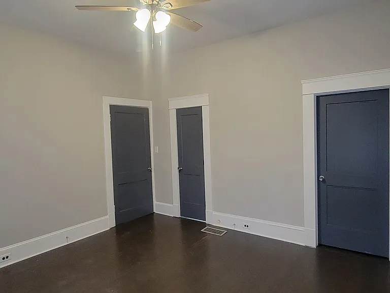 1352 Lucile Ave SW — Photo 1