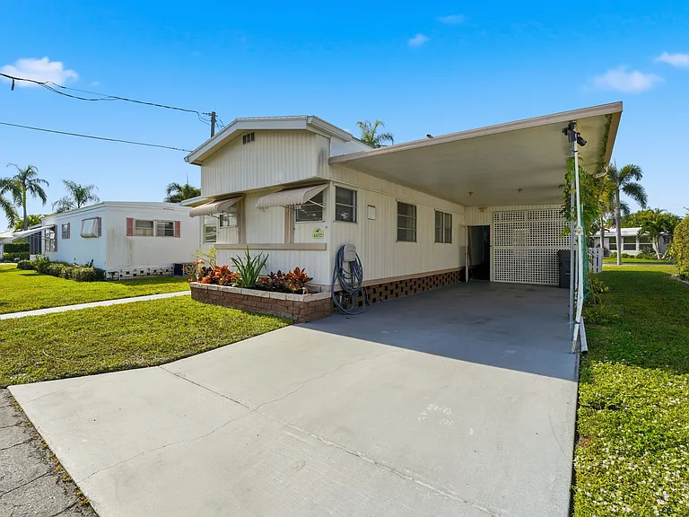 4432 Calm Harbor St — Photo 33
