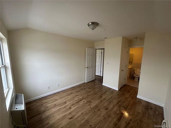 4th image of 10234 1st St