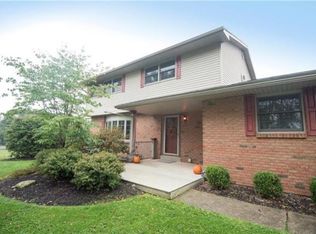 2945 Whitetail Deer Dr, Bath, PA 18014