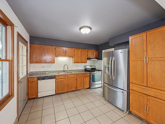3rd image of 4352 150th St