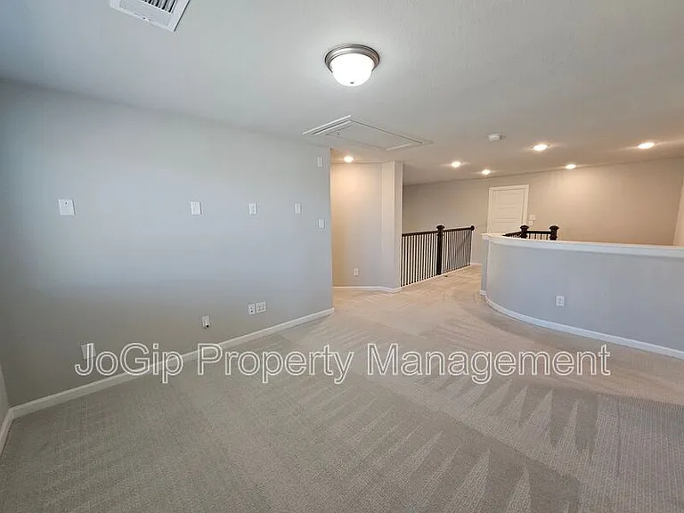 1740 Jamestown Dr — Photo 52