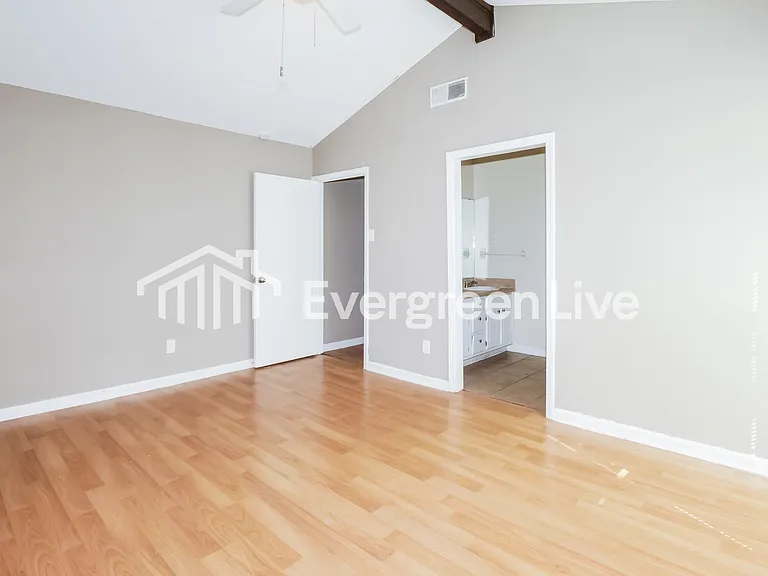 8155 Valley Ridge Trl — Photo 7