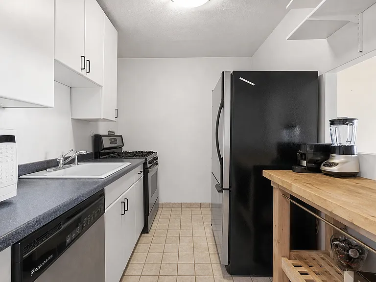 8 Whittier Pl #21B — Photo 8